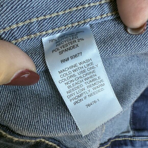 Liz Claiborne sz. Large Denim Jacket Classic durable, mature, fall, winter #4256 - Picture 9 of 10